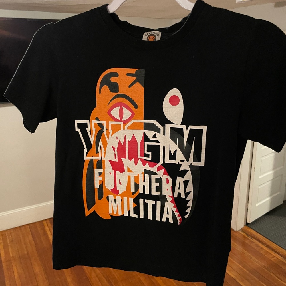 Kids size 140 10Y (US) authentic Bape tiger shark tee